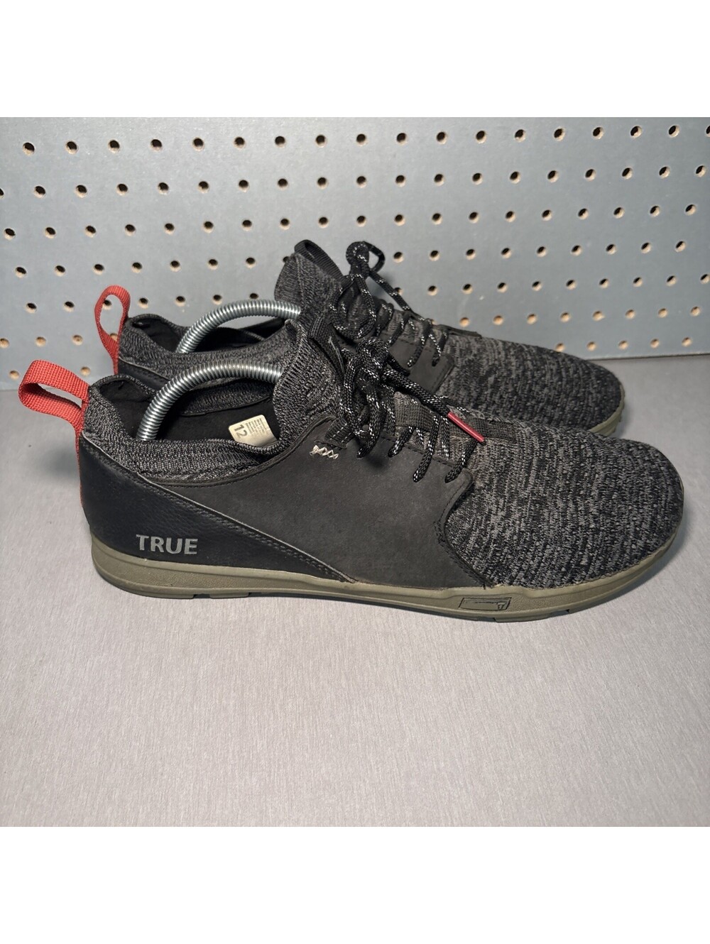 True Linkswear OG Feel Golf Shoes Mens Size 12 Black Gray Red Performance